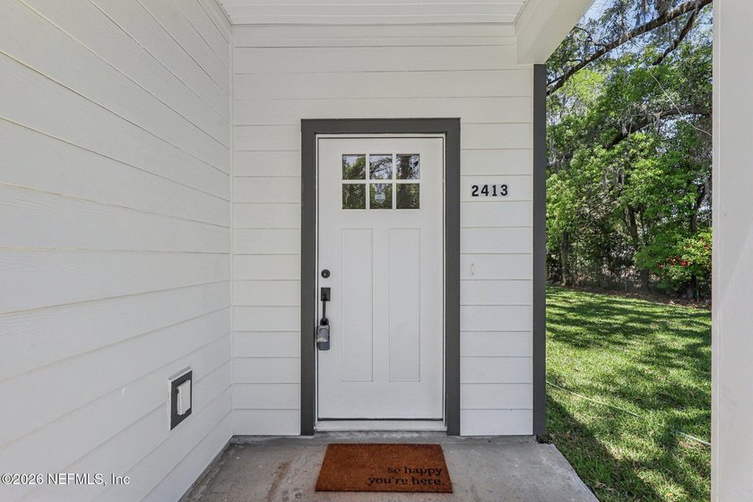 Brand-new two-story home in the desirable St. Nicholas area! - photo 3