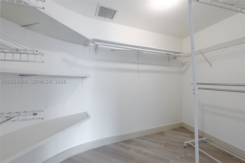 Newly renovated 2-bed, 2-bath condo offering 1,517 SF of - photo 18