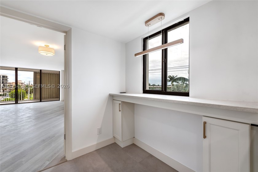 Newly renovated 2-bed, 2-bath condo offering 1,517 SF of - photo 26