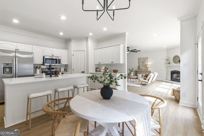 Renovated 5BR Estate on 1.2 Acres with 2,400 sq ft Shop - - photo 6