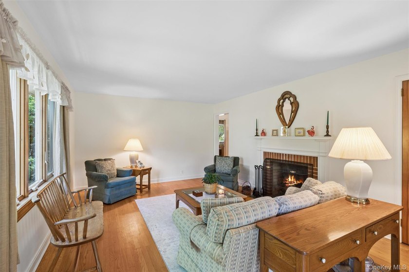 Charming ranch on half acre in Harborfields school district. 3 - photo 11