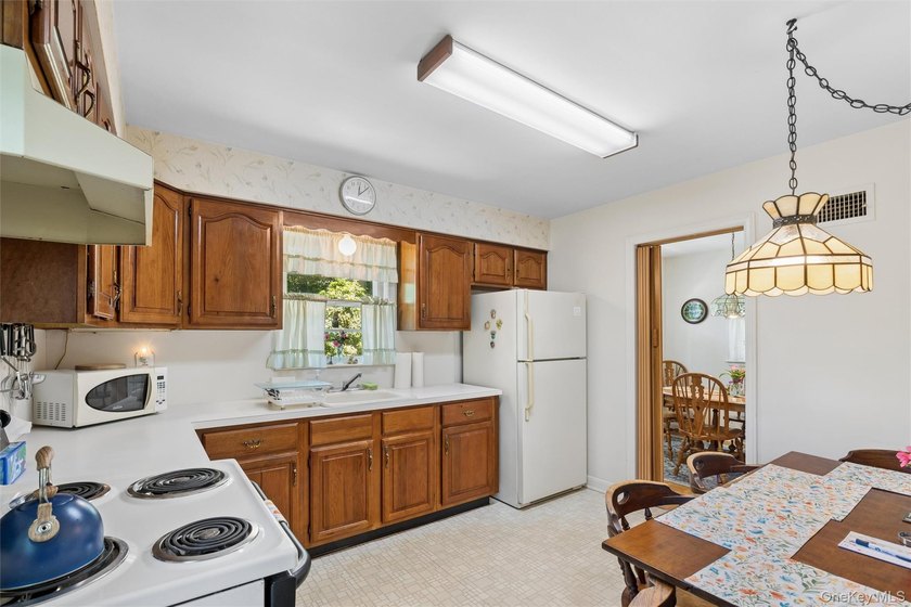Charming ranch on half acre in Harborfields school district. 3 - photo 15