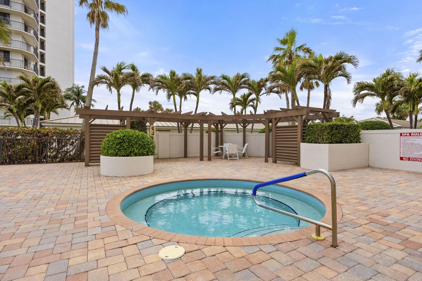 RARE 3 BEDROOM/2BATH CORNER UNIT WITH TWO GARAGES! Step inside - photo 28