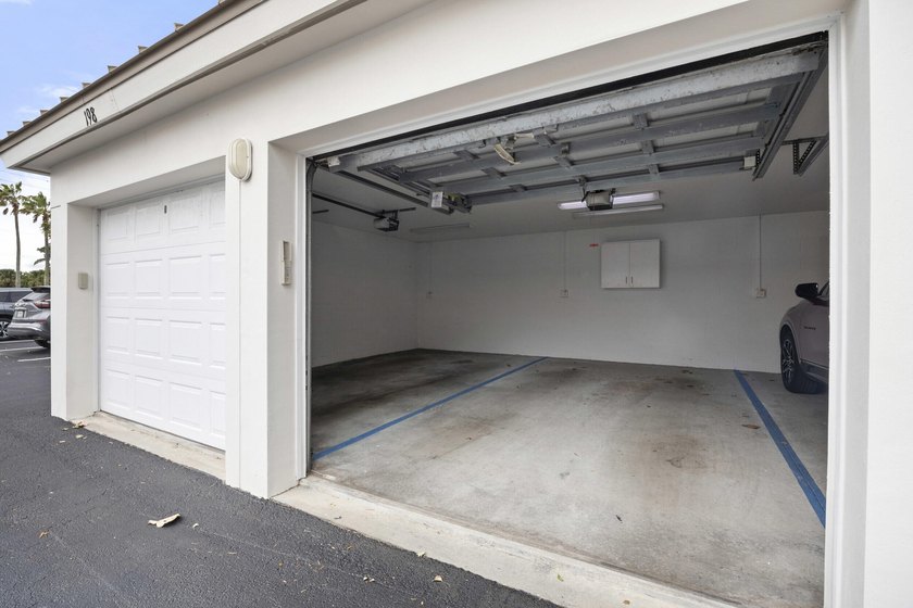 RARE 3 BEDROOM/2BATH CORNER UNIT WITH TWO GARAGES! Step inside - photo 33