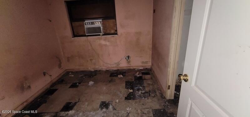 Many financing options available. Close to jobs, schools, and - photo 21