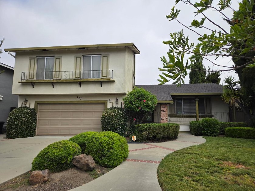 This 4-bedroom, 2.5-bath home offers 2,124 sq. ft. of living - photo 27