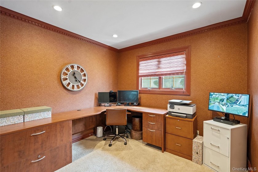 Welcome home to 939 Manor Lane in Bay Shore. This meticulously - photo 27