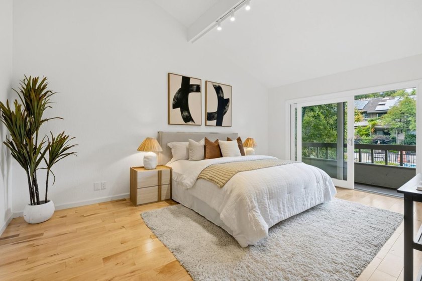 Ideally located in the Sharon Heights area of Menlo Park, this - photo 22