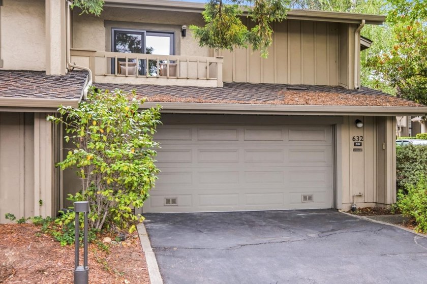 Ideally located in the Sharon Heights area of Menlo Park, this - photo 31