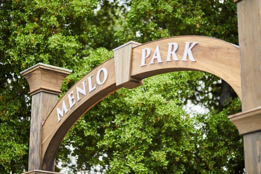 Ideally located in the Sharon Heights area of Menlo Park, this - photo 47