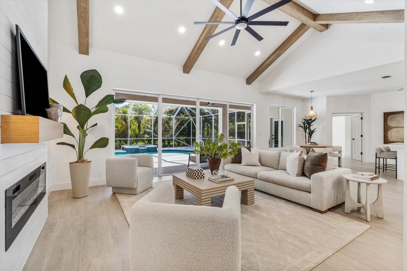 Welcome to a Masterpiece of luxury living. This Newly Renovated - photo 2