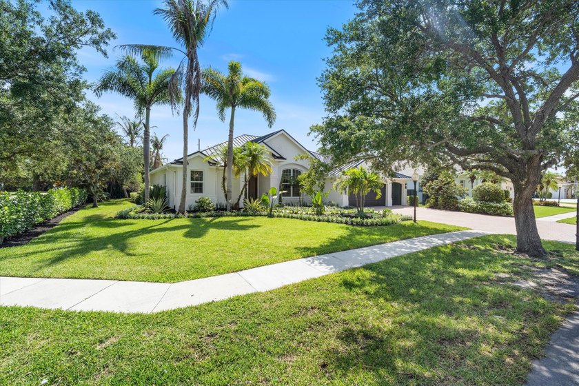 Welcome to a Masterpiece of luxury living. This Newly Renovated - photo 7