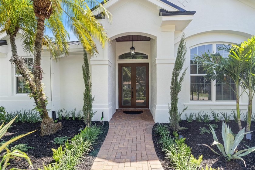 Welcome to a Masterpiece of luxury living. This Newly Renovated - photo 8