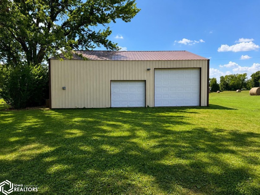 Welcome to 12149 Overturf Drive, Moravia, IA, located in the - photo 5
