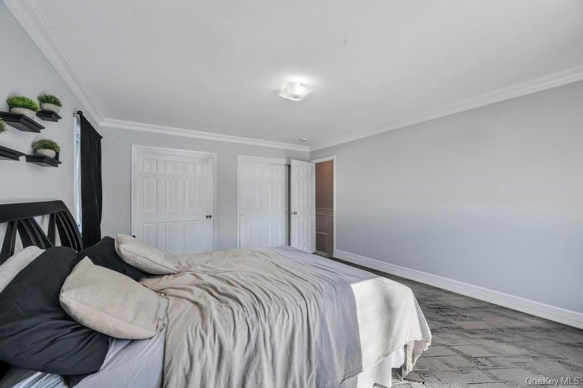 Quality Custom Built Duplex by a Top Hamptons Builder - photo 19