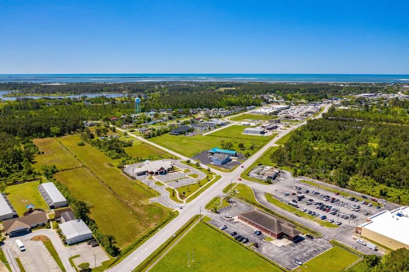 PRIME 30+ ACRES WITH HIGHWAY FRONTAGE (LIVE OAK STREET AND - photo 8