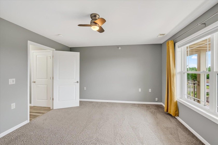 Welcome to easy living at a quiet condo community in the heart - photo 17