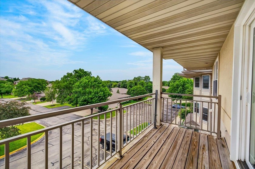 Welcome to easy living at a quiet condo community in the heart - photo 22