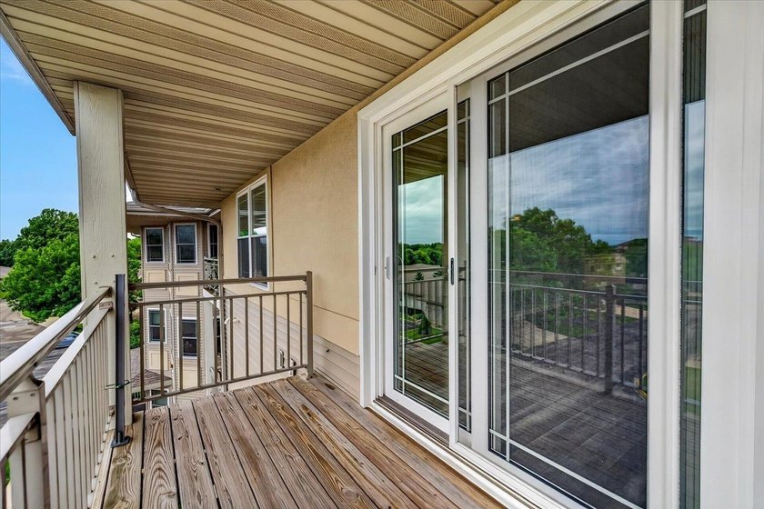 Welcome to easy living at a quiet condo community in the heart - photo 23