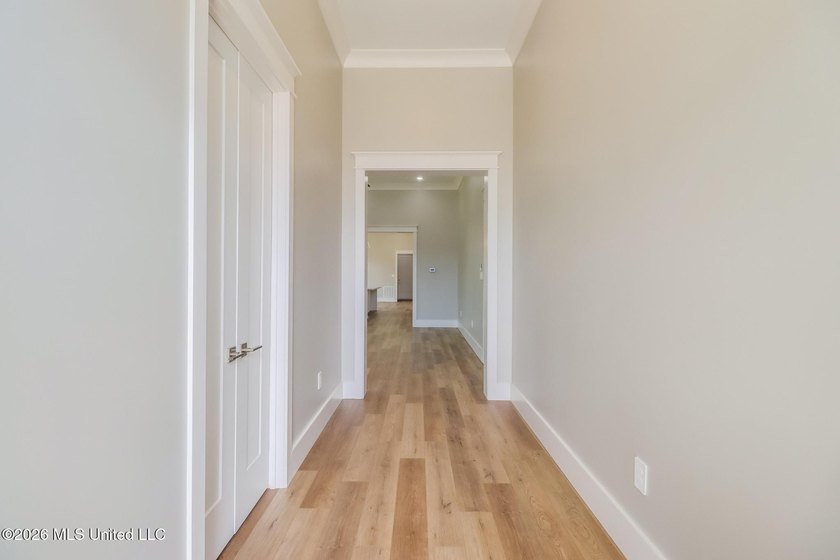 Luxury doesn't have to mean more square footage. This nearly-new - photo 4