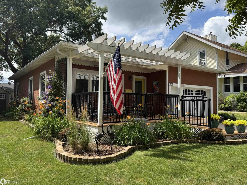 SOLID Ranch Home Close to Beautiful Downtown Clear Lake! - photo 3