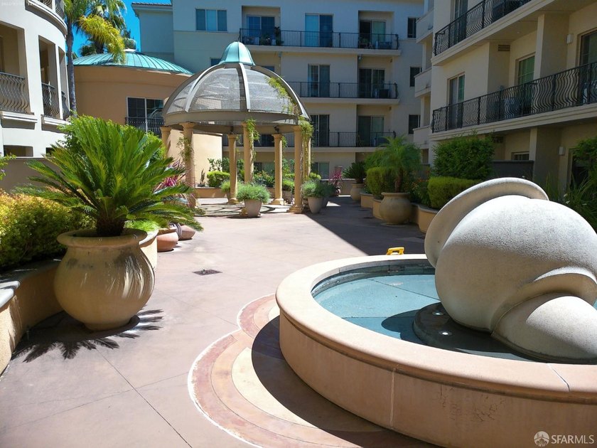 Fabulous Luxury Montecito Condo - Downtown Walnut Creek living - photo 4