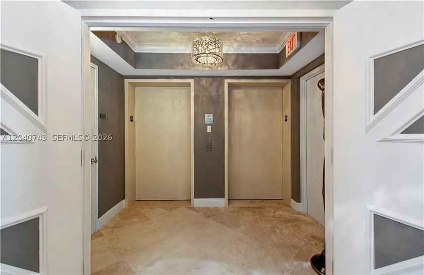 PRICED FOR SUPER QUICK SALE ! Luxury downtown living. This - photo 5