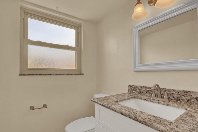 Welcome to this very nice one-bedroom, one-and-a-half-bath - photo 10