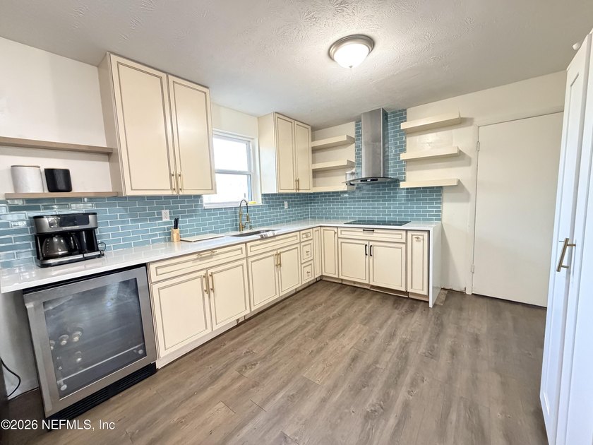 Great opportunity! Get ready to call this newly updated 4 - photo 3