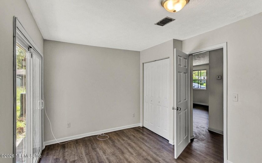 Great opportunity! Get ready to call this newly updated 4 - photo 6