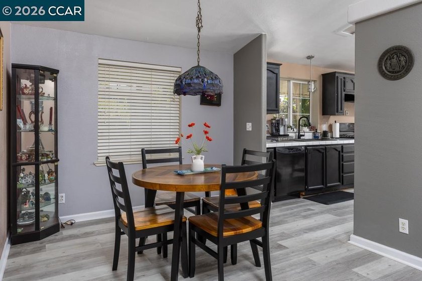 Welcome to this beautifully updated 1,542 sq. ft. manufactured - photo 6