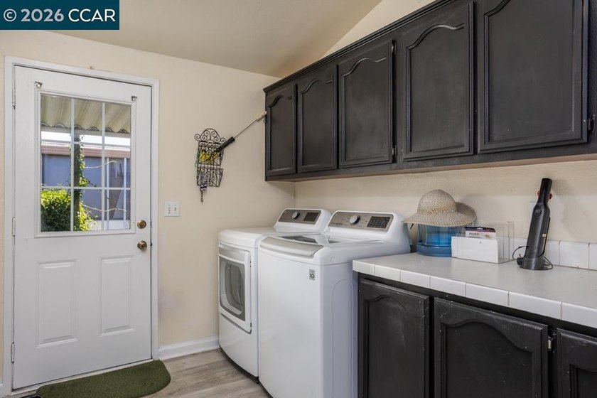 Welcome to this beautifully updated 1,542 sq. ft. manufactured - photo 10