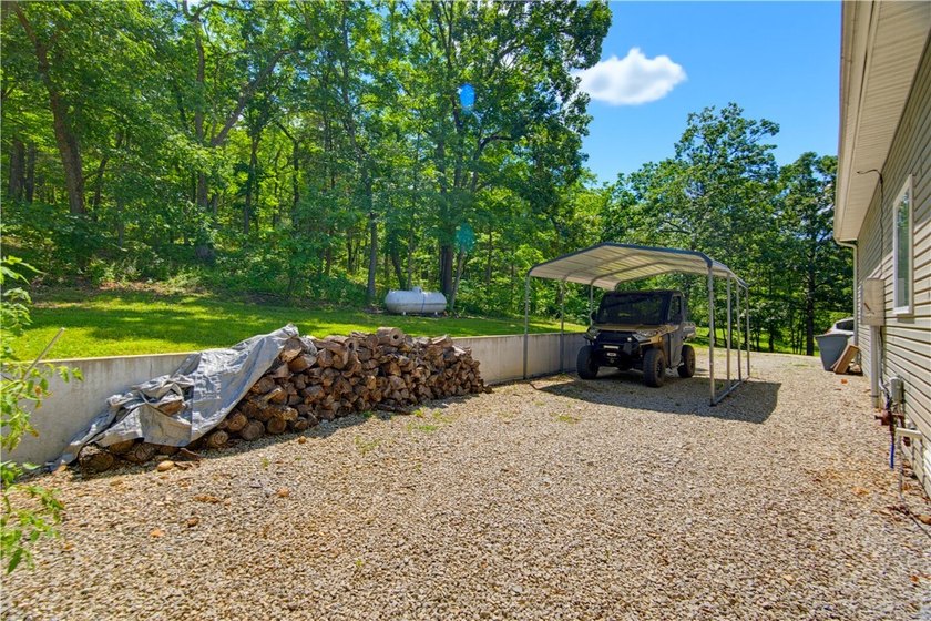Quality craftsmanship meets peaceful country living on 10 - photo 37
