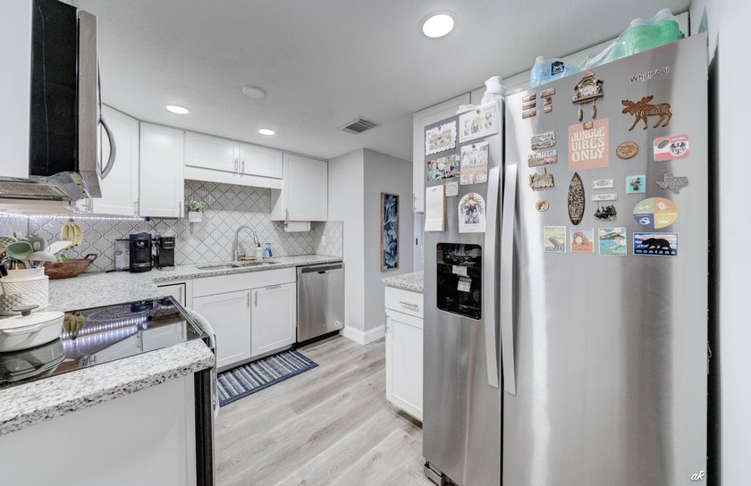Welcome to 545 Palermo! This charming 3-bedroom, 2.5-bath - photo 12