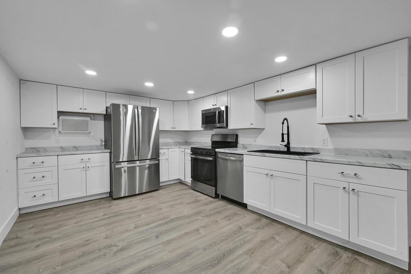 Great opportunity in the community of Green Acres, minutes from - photo 15