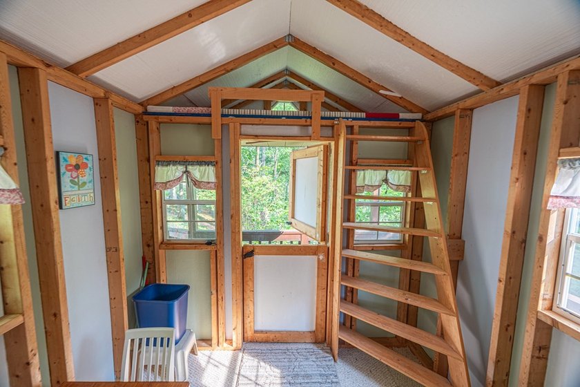 Must-see premier Candlewood lakefront home! This 4-bedroom, 3 - photo 22