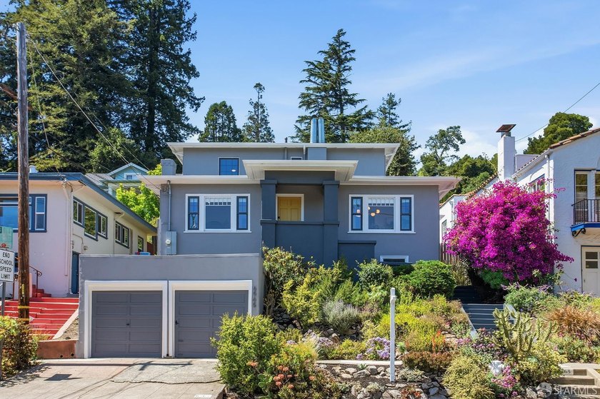 Stunning Rockridge Craftsman | Timeless Charm Beautifully - photo 2