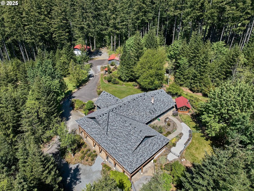 Desirable Multi-Generational Living at Its Finest! This unique - photo 3