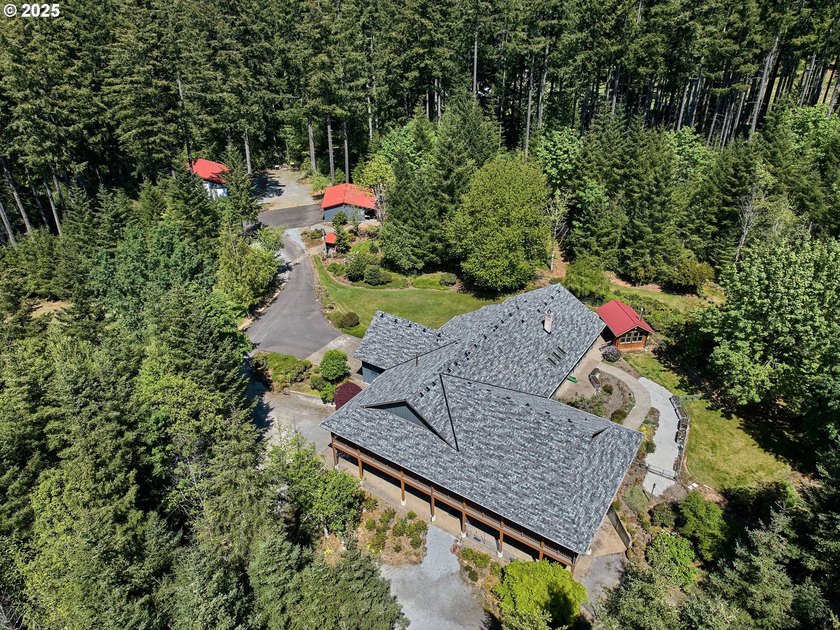 Desirable Multi-Generational Living at Its Finest! This unique - photo 5