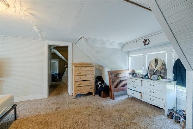 Farmhouse Chic in the Heart of Mannford! This charming 3-bedroom - photo 15