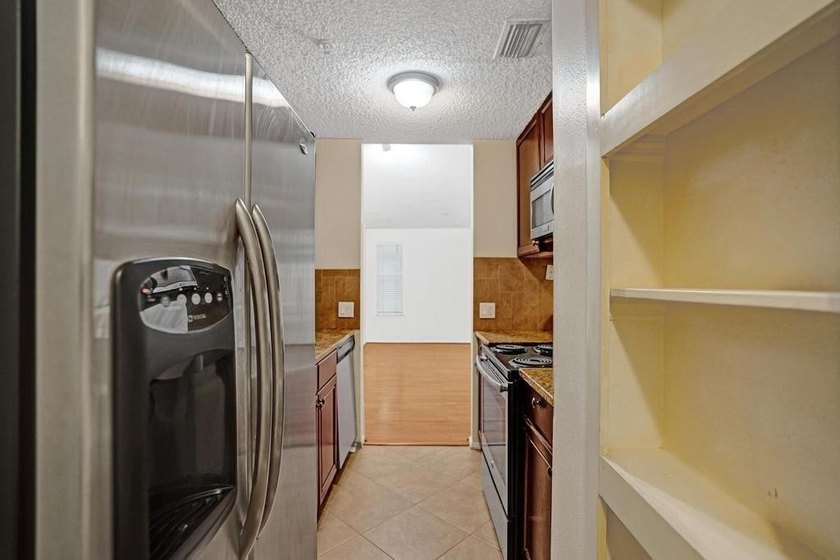 Spacious two bedroom two full bath condo in Boynton Landings - photo 18