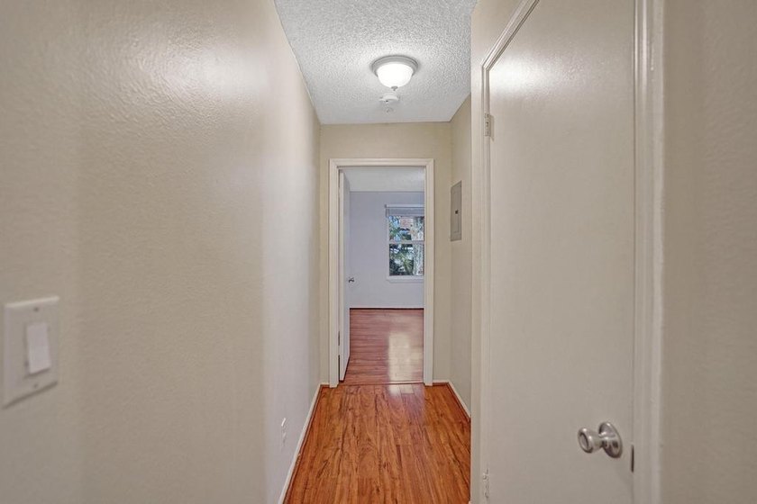 Spacious two bedroom two full bath condo in Boynton Landings - photo 19