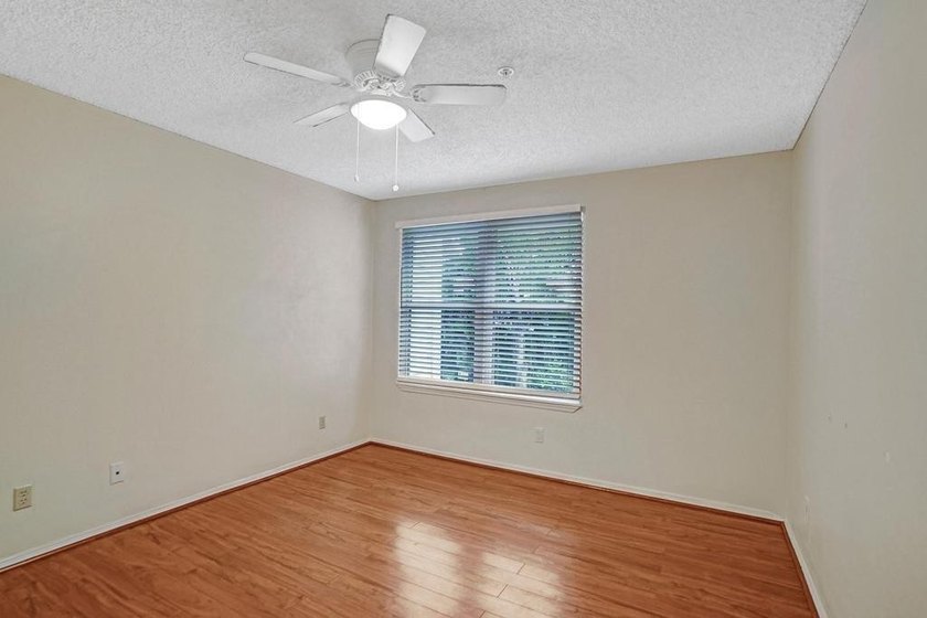 Spacious two bedroom two full bath condo in Boynton Landings - photo 32