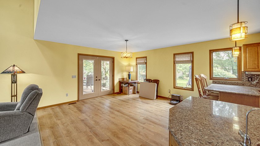 Welcome home to this beautifully maintained home on a desirable - photo 6