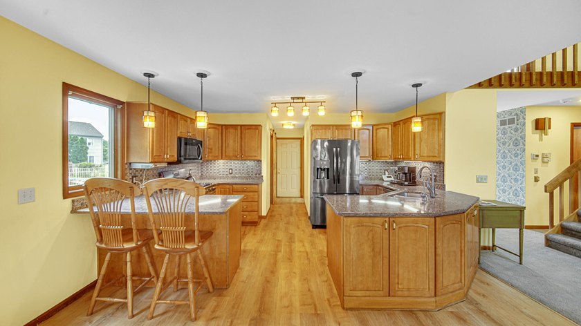 Welcome home to this beautifully maintained home on a desirable - photo 9