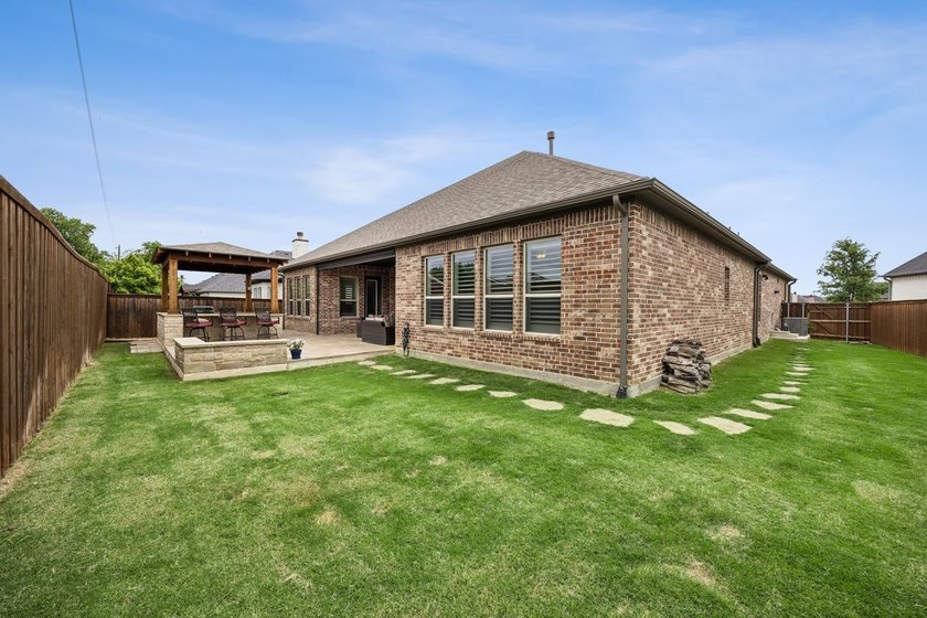 Welcome to 2700 Castlebridge in desired Waterford Point - The - photo 9