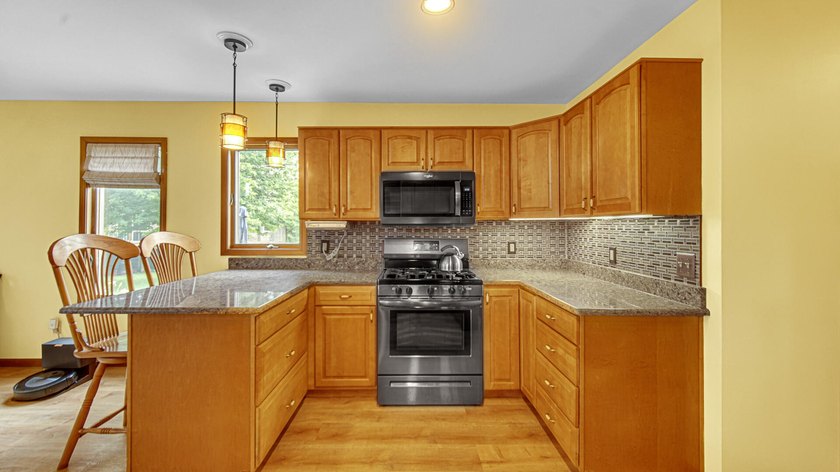 Welcome home to this beautifully maintained home on a desirable - photo 10