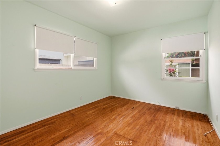 A rare opportunity to create your dream home. This thoughtfully - photo 23