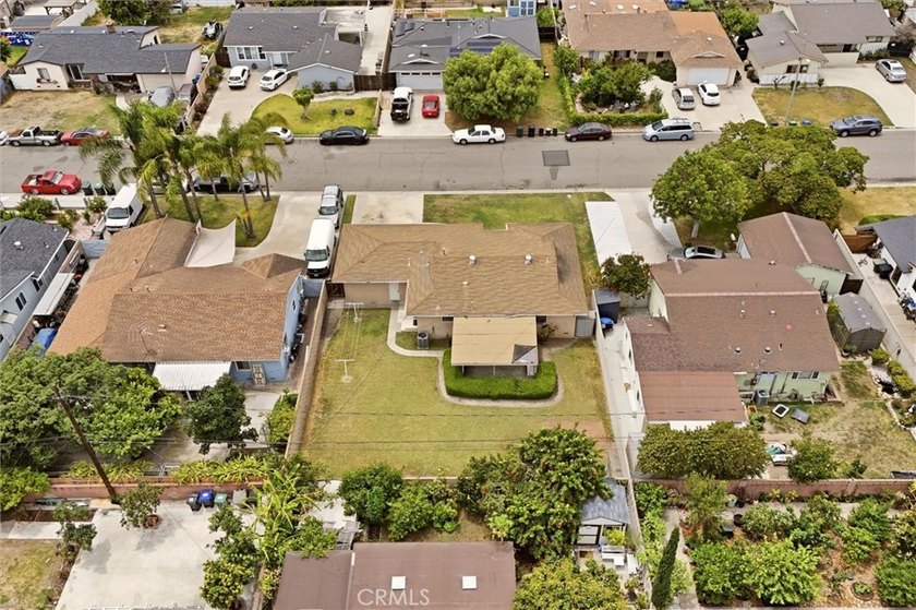 A rare opportunity to create your dream home. This thoughtfully - photo 41