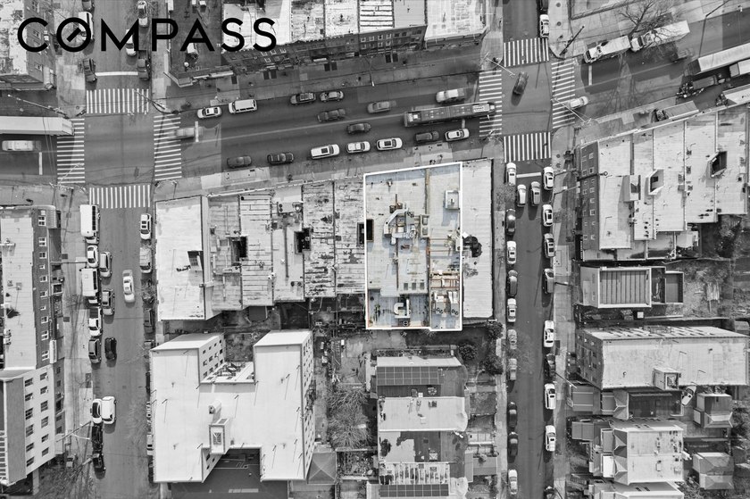 Set within one of Flatbush s established commercial areas, 5203 - photo 2